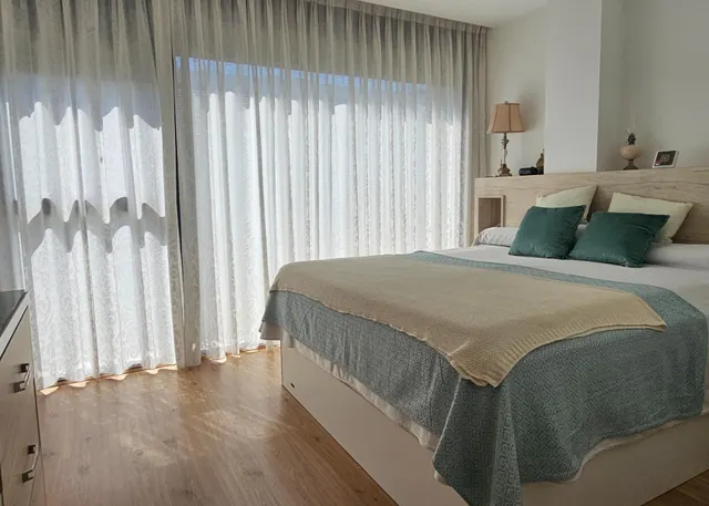 Vivienda unifamiliar pareada en urbanización de 18 vecinos, de 2019, con 230 m2 construidos, 200 m2 de jardín y piscina comunitaria, ubicada en la mejor zona de Córdoba — 43