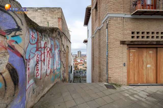 SE VENDE TERRENO URBANO PLURIFAMILIAR ZONA REAL DE CARTUJA Y JARDINES DEL TRIUNFO — 20