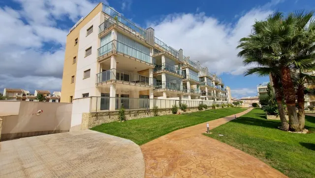Exclusiva Planta Baja en Villamartín, Orihuela Costa — 2