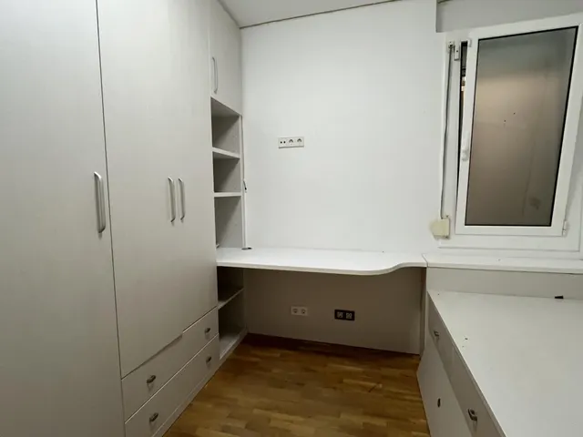 PISO MUY AMPLIO Y TRANQUILO EN SARRIA — 26