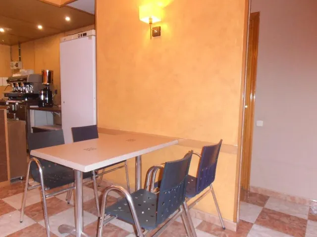 LOCAL COMPUESTO POR P. BAJA Y P. ALTILLO CON ACCESO INDEPENDIENTE (CAN ORIAC - SABADELL) — 10