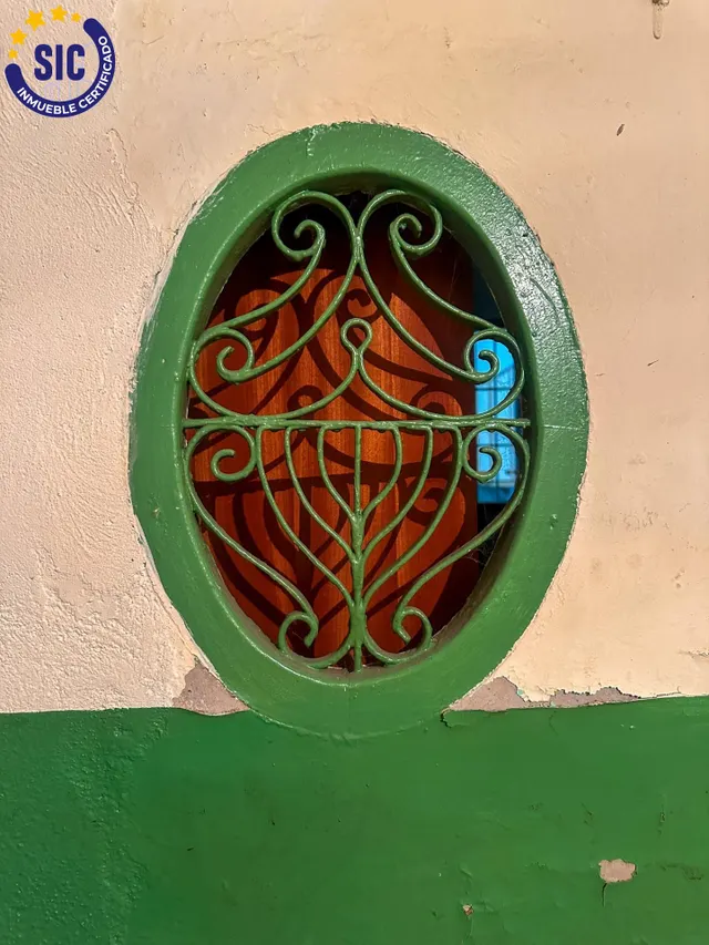 Casa de planta baja y dos alturas en el centro de Castellón, zona Tascas, junto a Fadrell, Borrull ideal para restauración o para vivienda. — 3