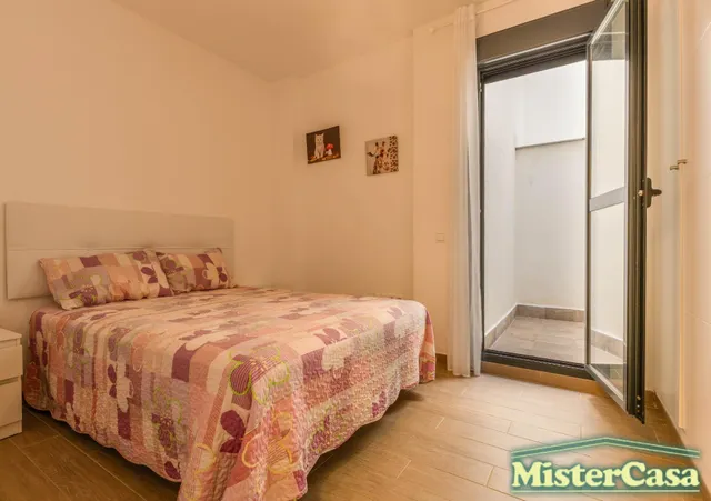 ¡¡¡EXCLUSIVA!! ROTA  Piso de 4 dormitorios, 2 baños, garaje y trastero. Gran patio privado y piscina comunitaria. — 22