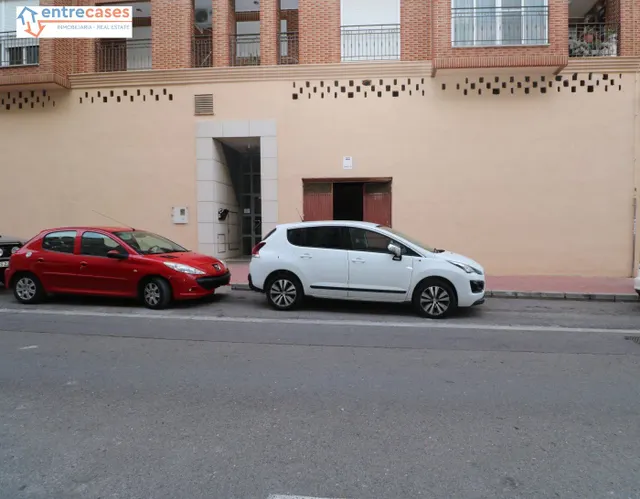 CUATRO LOCALES EN JUAN VIRUELA — 4