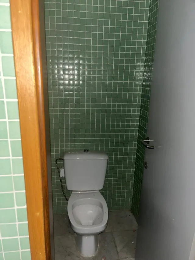 Local en pleno centro con mucho potencial ( hotel, pisos, oficina) — 13