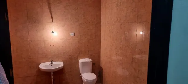 Edificio con piscina — 35