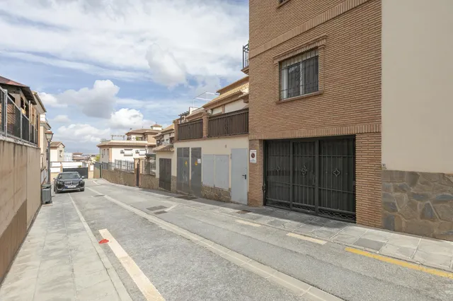 Ático en venta en La Zubia — 8