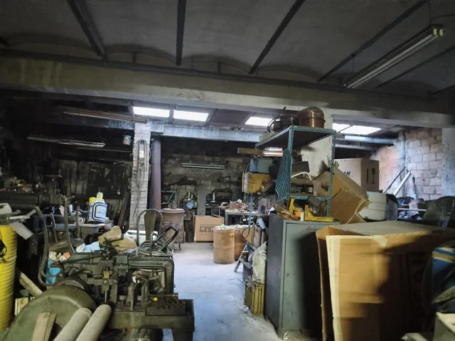 Casa zona La Parada con muchas posibilidades — 34