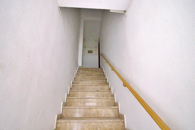 ENTRESUELO COMERCIAL — 3