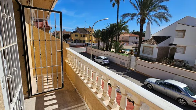 CHALET DUPLEX PAREADO A 500 METROS DE LA PLAYA — 30