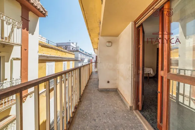 Exclusiva vivienda de gran superficie en calle San Eloy - foto 3