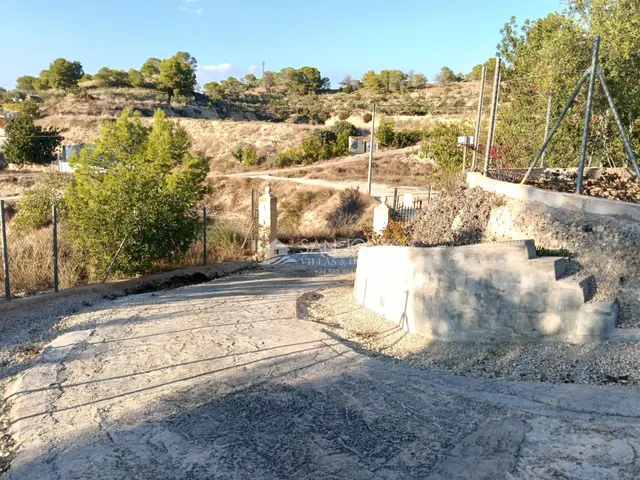 Se vende albergue con placas solares en buen estado cerca de Aspe — 24