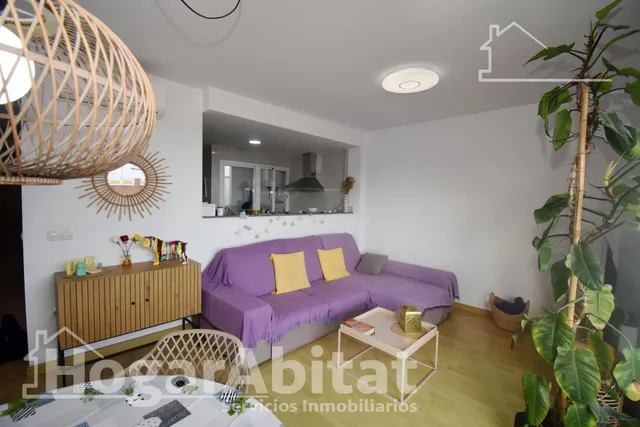 ¡Vistas panorámicas! Alto, bonito y luminoso con ascensor y balcón, cerca del centro — 32
