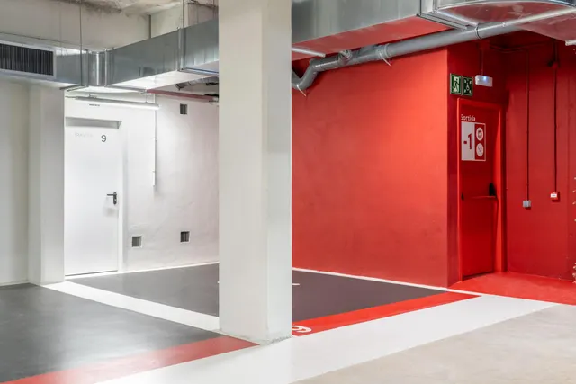 Parking de moto 3m² en alquiler - Zona Avinguda Barcelona — 34