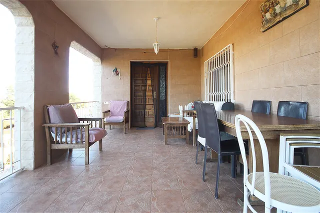 AMPLIO CHALET INDEPENDIENTE EN VENTA EN SIERRA PERENCHIZA — 40