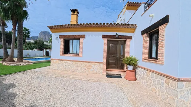 Casa en venta en Polop con piscina privada, gran parcela y vistas despejadas — 21