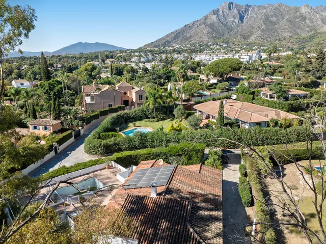 Chalet 4 habitaciones 400m² en venta - Marbella - foto 4