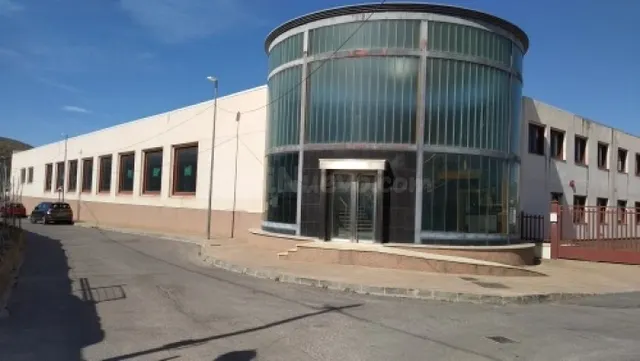 Nave industrial de nueva construcción en venta - foto 4