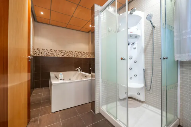 Espectacular Villa Unifamiliar Independiente con Máxima Privacidad y Autonomía en Cortijo del Aire!!! — 35