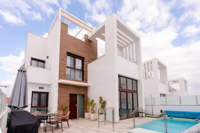 Casa 4 habitaciones 198m² en venta - Los balcones - foto 2