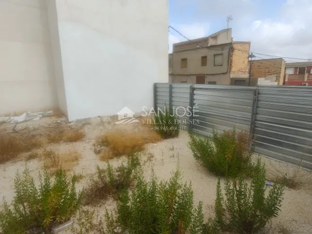 SE VENDE SOLAR CERCA DEL HIPERBER NUEVO DE ASPE — 5