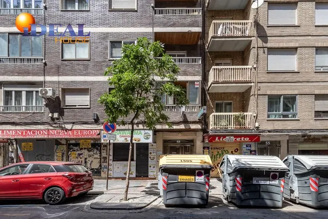 PISO EN PEDRO ANTONIO DE ALARCON — 26