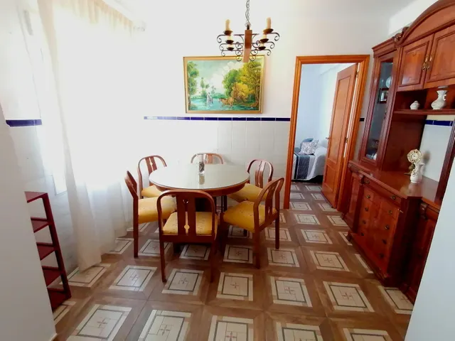 Casa en Alquiler con Patio y 3 Dormitorios — 12