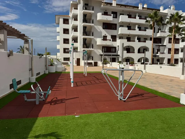 Apartamento   en Serena Golf: Terraza, Patio Privado y Ocio en un Entorno Exclusivo — 6