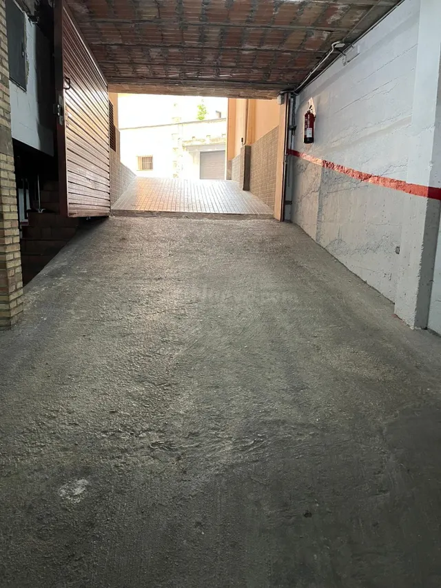Se vende plaza de aparcamiento en Capellades, situada en una - foto 2