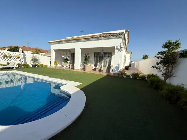 Chalet 6 habitaciones 304m² en venta - Andalucia - foto 3