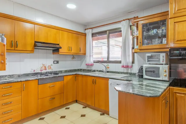 Una residencia exclusiva con terrazas panorámicas en un paraíso natural. — 29