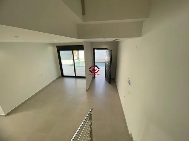 Chalet independiente de diseño con piscina privada y jardín en Heredades — 12