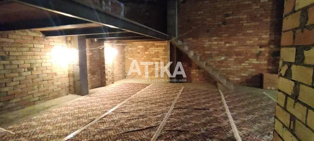 LOCAL COMERCIAL ECONÓMICO, EN ALQUILER. — 7
