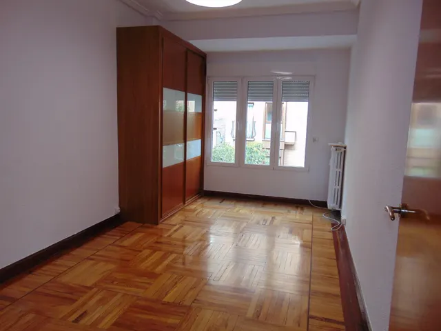 PISO DISPONIBLE EN ALQUILER CALLE CARTAGENA PROSPERIDAD — 9