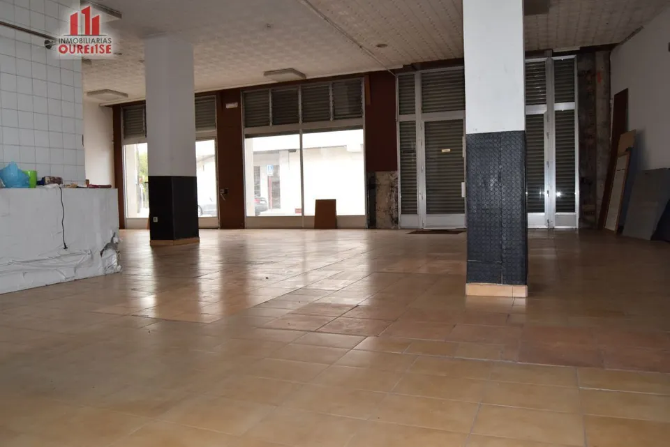 AMPLIO LOCAL COMERCIAL EN VISTA HERMOSA