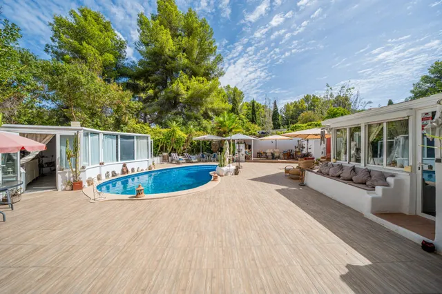 Casa con piscina y gran privacidad en parcela de 1.000 m2 — 42