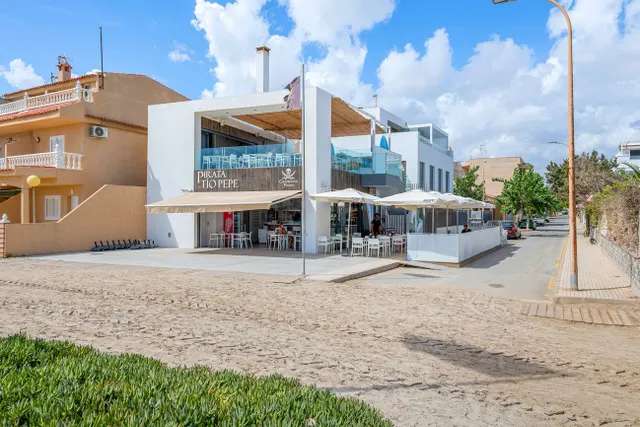 Casa 3 habitaciones en venta - Zona Pueblo — 35