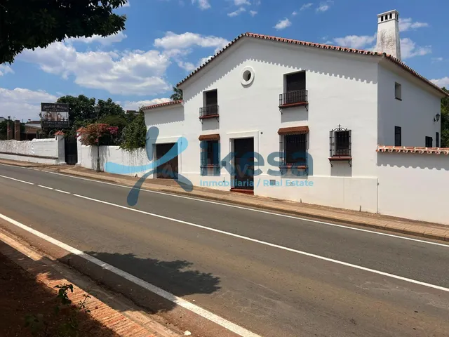 Venta de casa Adosada en Higuera de la Sierra, Huelva.