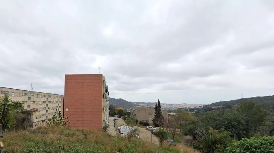 Venta de piso okupado en Barcelona (Barcelona).