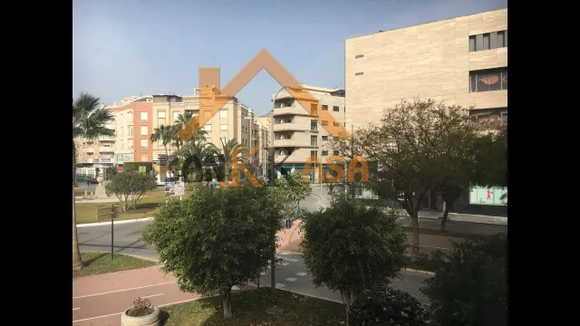 SE VENDE O SE ALQUILA OFICINA EN EJIDO ZONA TEATRO — 18