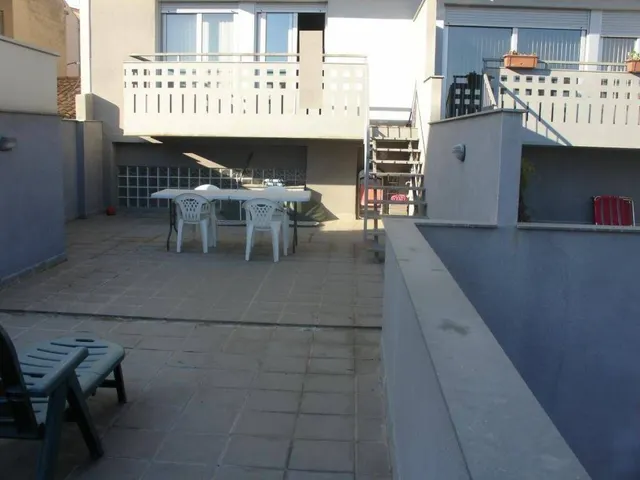 Piso amueblado con terraza en alquiler y parquing adicional — 2