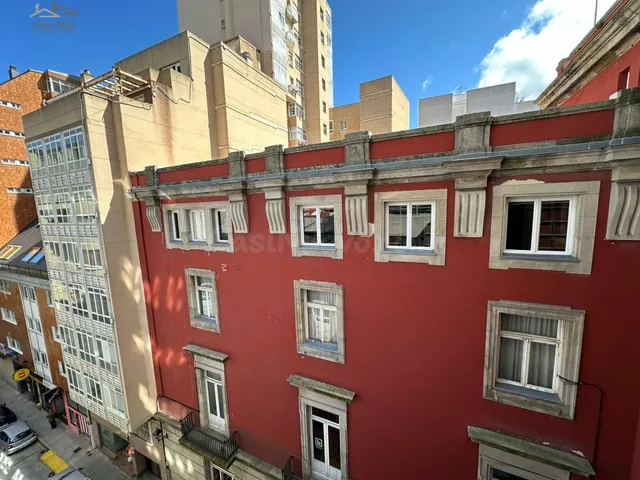 OFICINA TOTALMENTE DIÁFANA EN EL CENTRO FINANCIERO DE LA CIU - foto 4