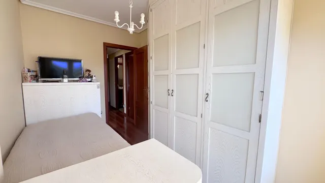 Piso de 3 dormitorios con ascensor, garaje y trastero — 17