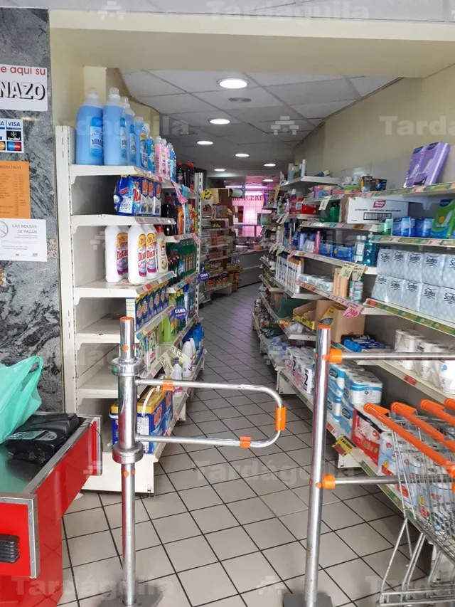 SE VENDE LOCAL COMERCIAL "SUPERMERCADO". — 2