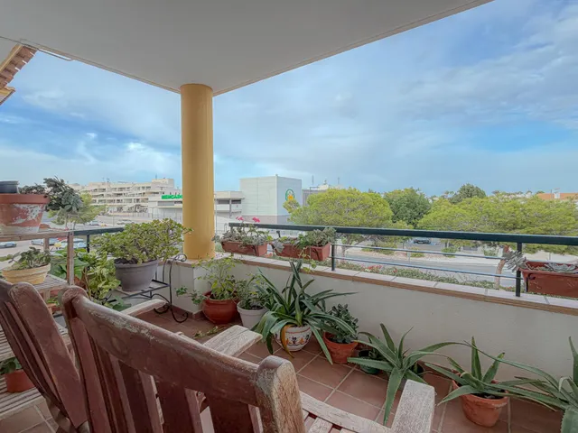 Orihuela Costa! Espectacular apartamento con amplios espacios + gran terraza con vistas despejadas y laterales al mar + Parking comunitario + Piscina comunitaria con zonas ajardinadas — 23