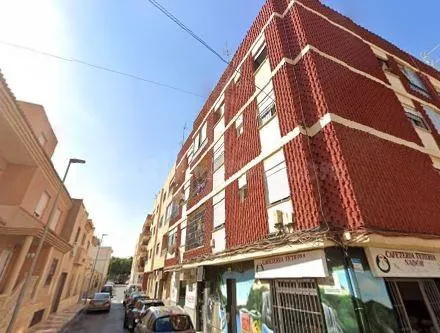 SE VENDE piso OKUPA en C San Francisco de Roquetas de Mar