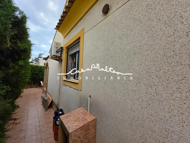 Chalet independiente en Polop con Terraza y Jardín Privado — 16