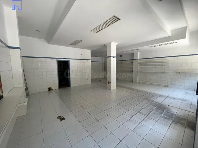 Local comercial en Avda Santa Ana - foto 2