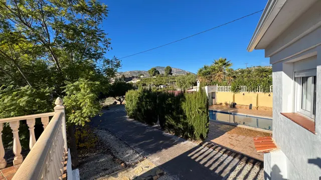 Exclusiva Casa Reformada con Piscina Privada y Parcela de 7.000 m2 en Blanca, Murcia — 31