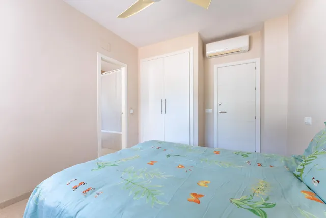 CHALET INDEPENDIENTE DE UNA SOLA PLANTA CON PISCINA — 46